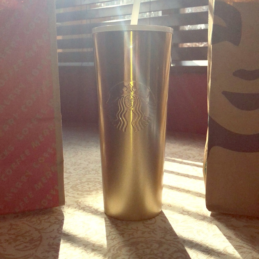🎄Limited Edition 2019 Starbucks Holiday Tumbler🎄